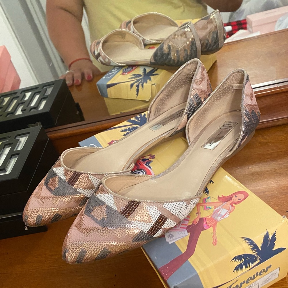 Shoes - Picture 3 of 10